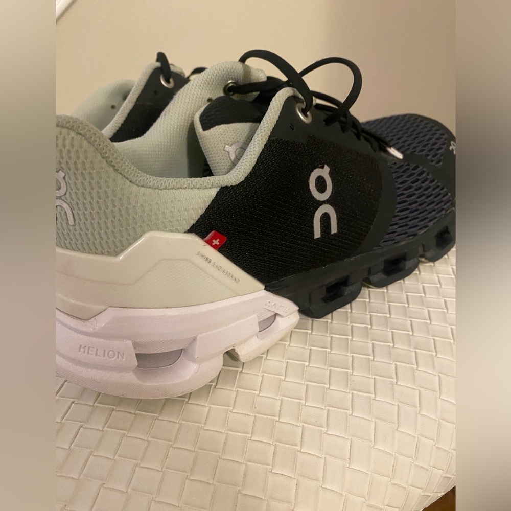 ON RUNNING Black & Mint Running Sneakers - Size W 8.5